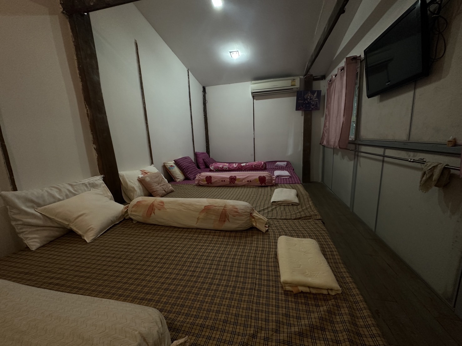 สระว่ายน้ำส่วนตัว พร้อมวิวภูเขา